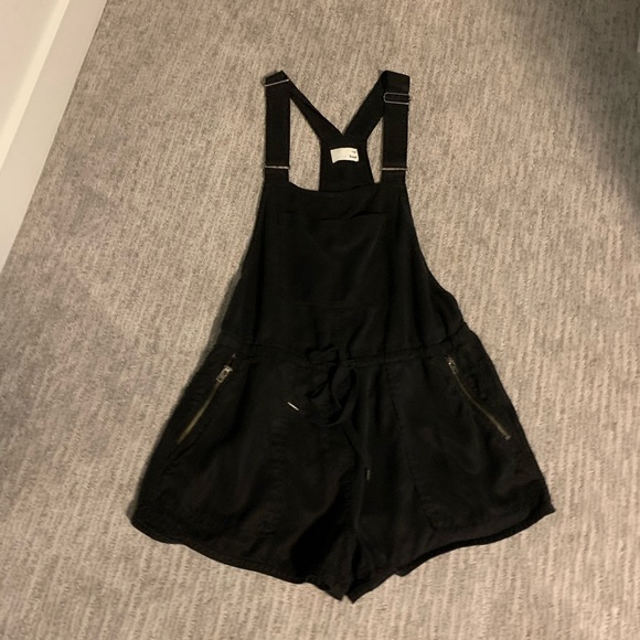 Aritzia Dresses & Skirts - Wilfred Free overall- romper